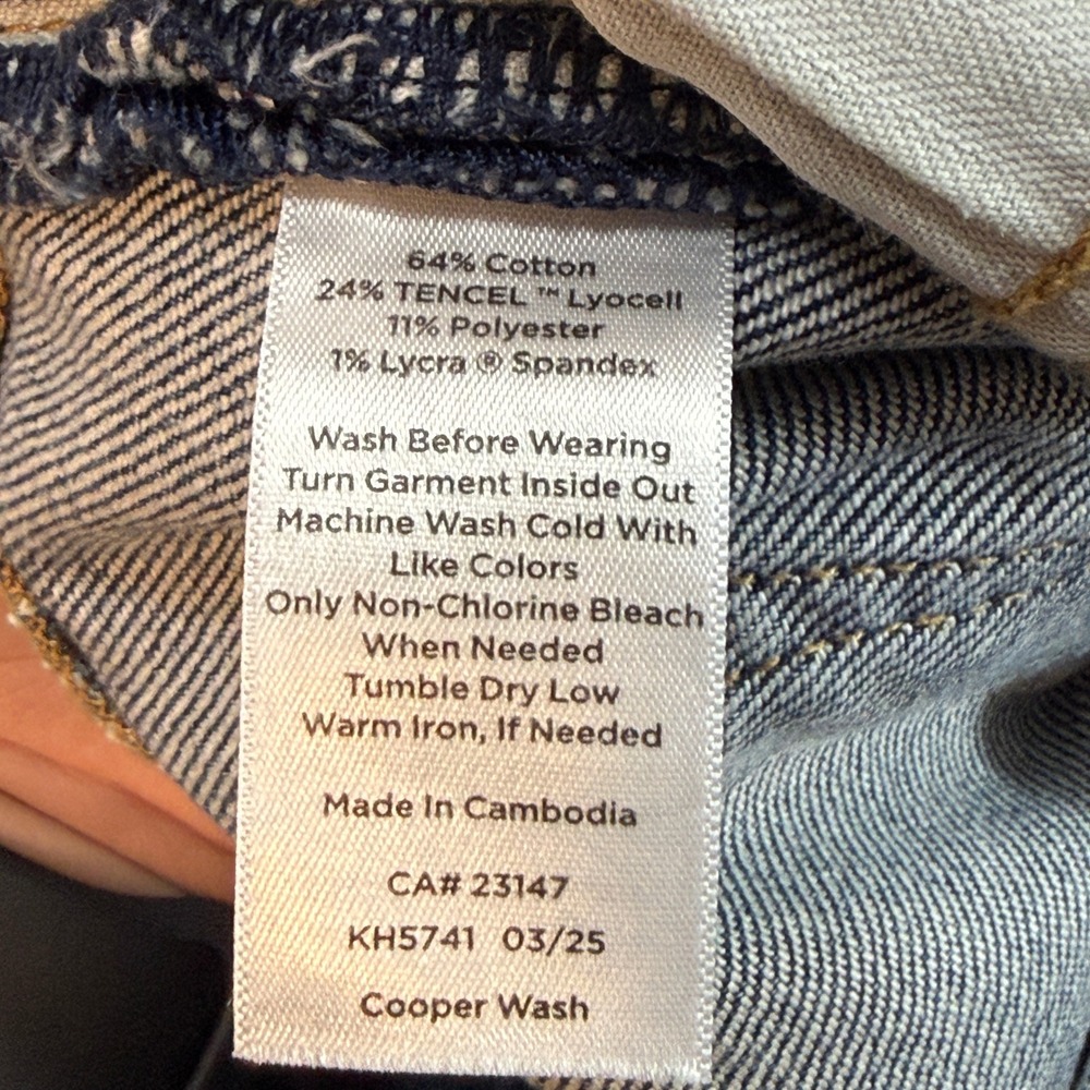 Talbots Everyday Relaxed Jean Size 10 Cooper Wash Medium Blue Denim Pants - Picture 10 of 12